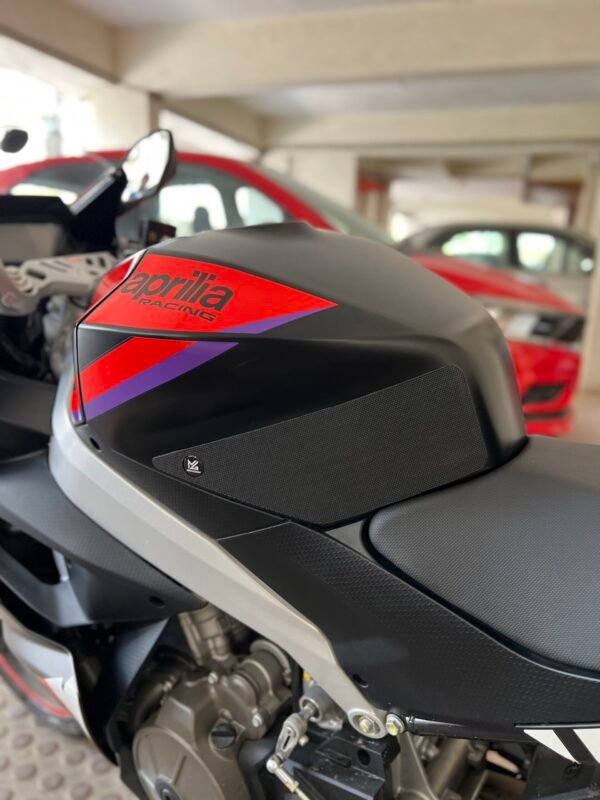 Tank grips for Aprilia rs457